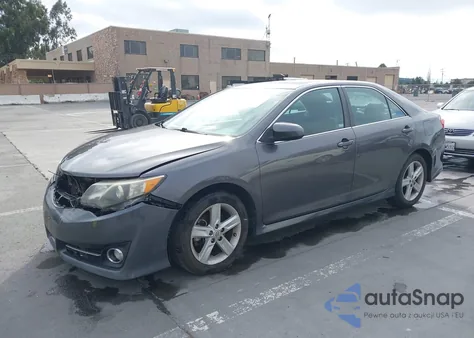 2013 Toyota Camry Se z USA, uszkodzony, nr VIN 4T1BF1FK5DU696919
